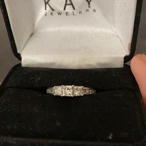 Zales 1 cute 10KWG Princess Cut 3 Stone Ring